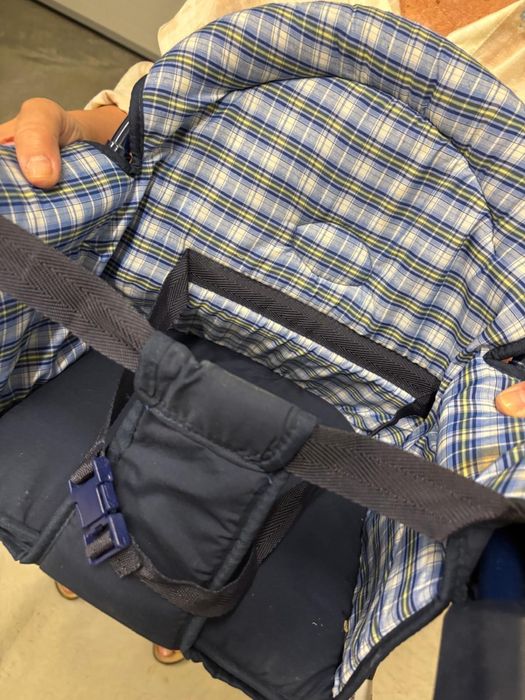Cadeira de refeicao de apoio a Bebe/crianca para apoiar a mesa de refeicoes, bem estimada