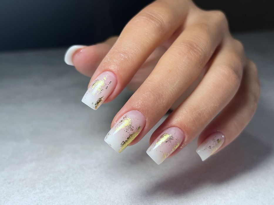 Нарощування нігтів, педикюр. ЦЕНТР, вул. СОБОРНА (наращивание ногтей)