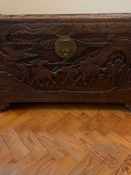 Arca em Madeira de Canfora