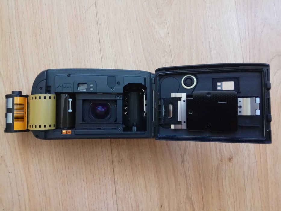 Відмінний плівковий фотоапарат Pentax ZOOM 90-WR чудовий стан