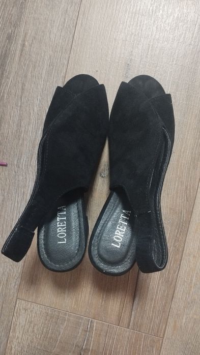 Ботинки, туфлі жіночі