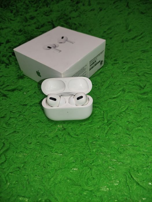 Навушники Apple AirPods Pro