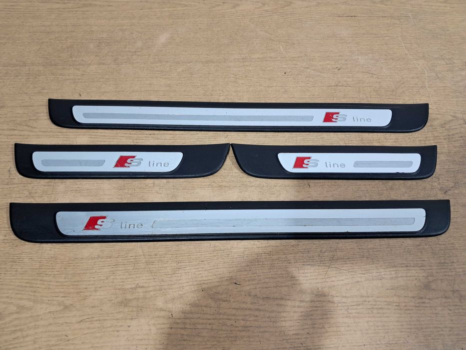 Listwy listwa nakładka nakładki progowe progu AUDI A4 B8 S-line Sline