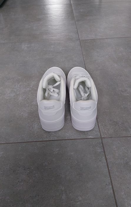 Buty sportowe- rozm. 39