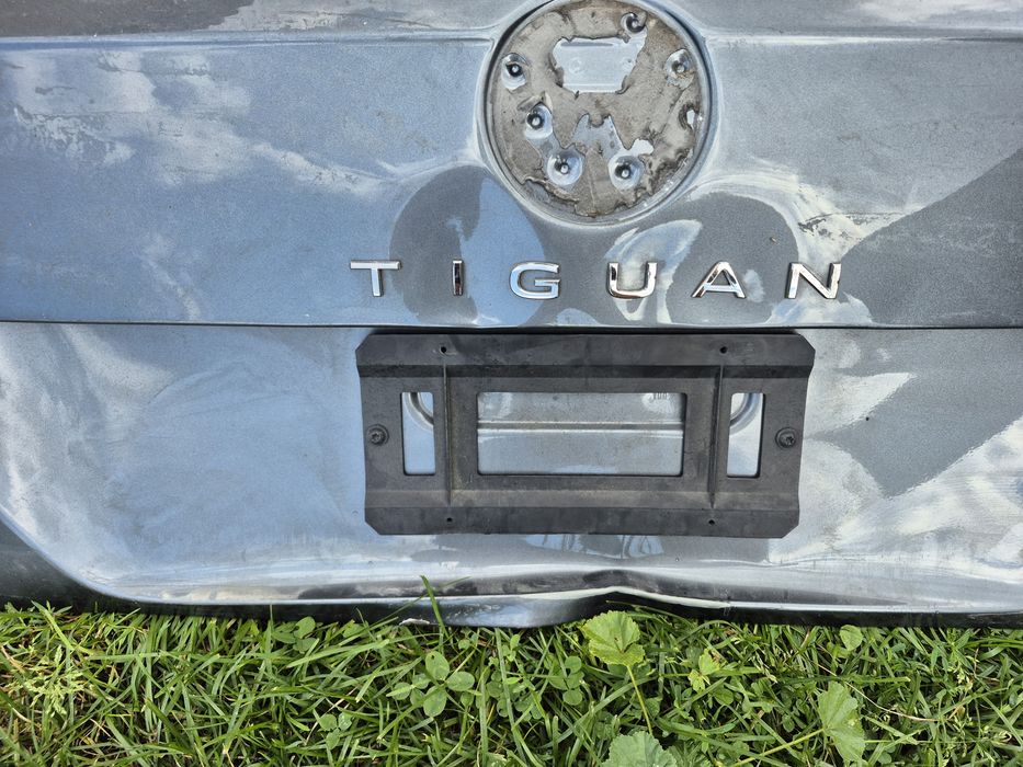 Продам задню ляду (кришку багажника) на  Volkswagen Tiguan 2024 року (SEL R-Line).