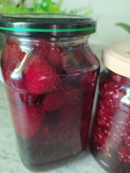 Джем з чорної смородини, варення з полуниці та малини