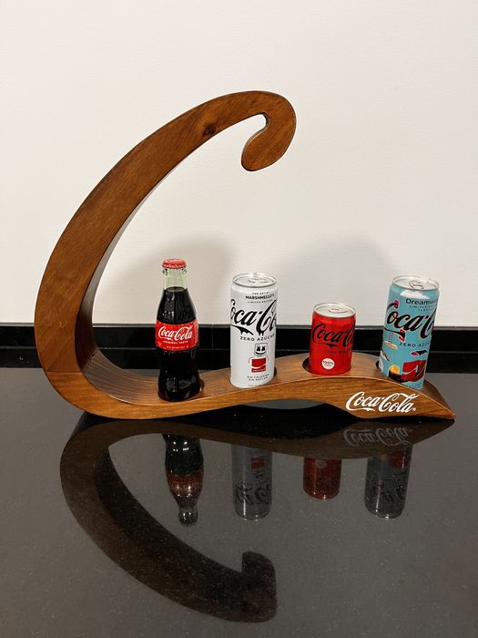 Expositor Coca-Cola suporte versao vermelho e em madeira