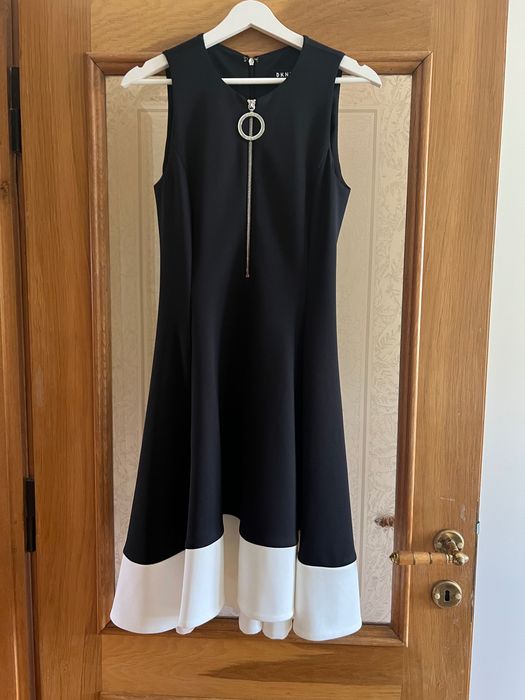 Ciekawa  elegancka sukienka firmy DKNY