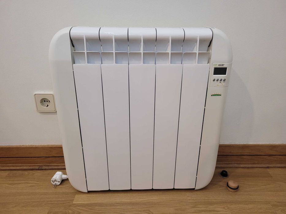 Radiadores elétricos de parede Ecotermi, como novos
