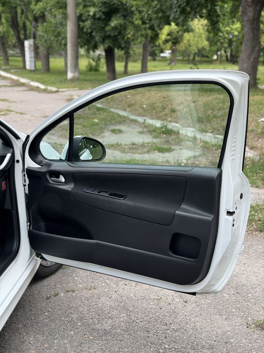 Peugeot 207 2011г.в