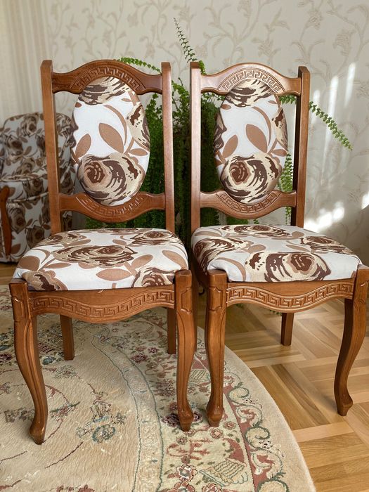 Мʼякі крісла і стільчики