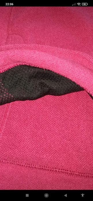 Bluza berghaus w pięknym malinowym kolorze termiczna rozmiar M
