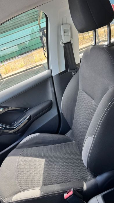 Peugeot 208 1.6 Blue HDI Allure