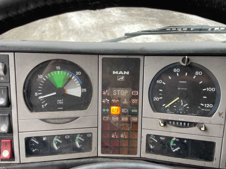 Продаж MAN F2000 вантажний спеціалізований сідловий тягач-Е