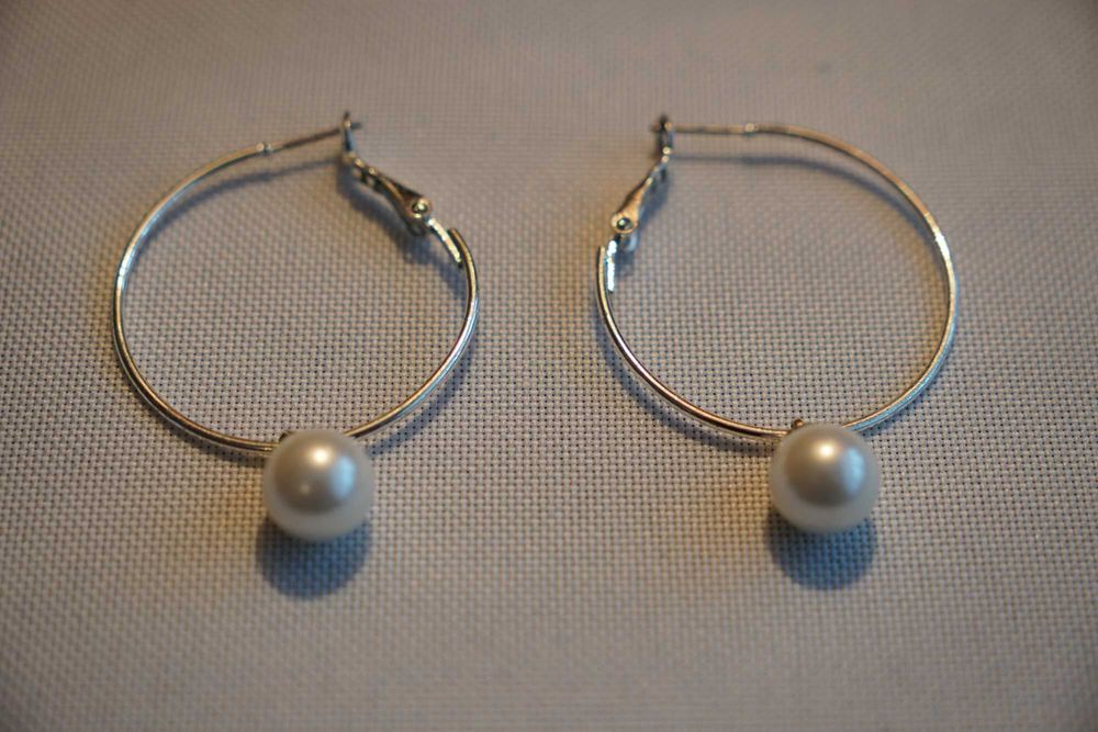 Kolczyki koła z białą perłą