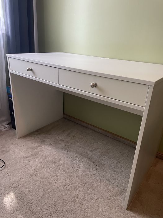 Biurko niałe w dobrym stanie