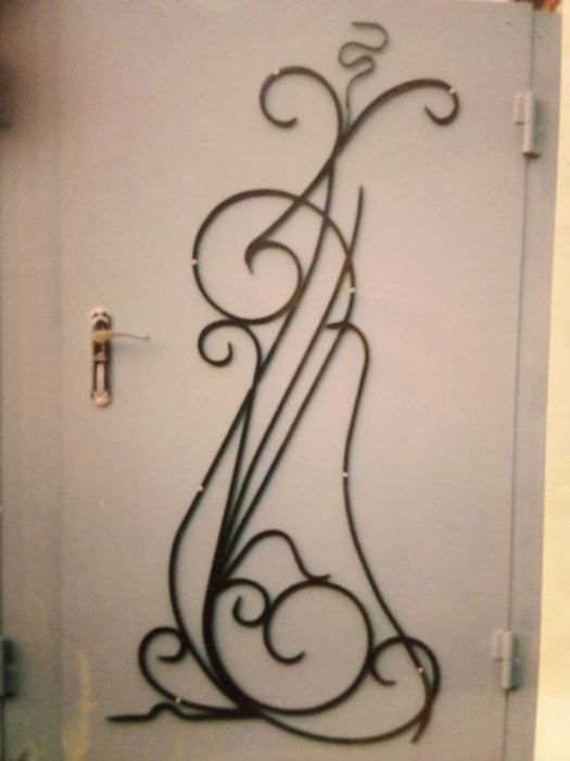 Кованый элемент декора в стиле Ренессанс ,опора для растений,решётка .