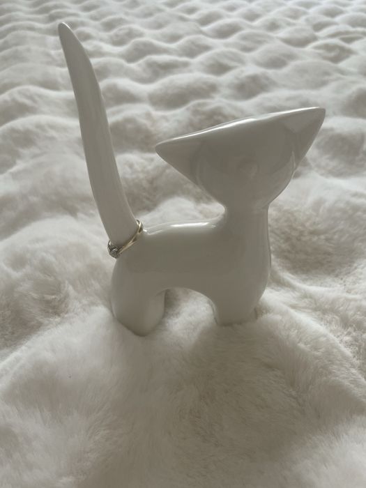 Figurka kotek na pierscionki ozdoba