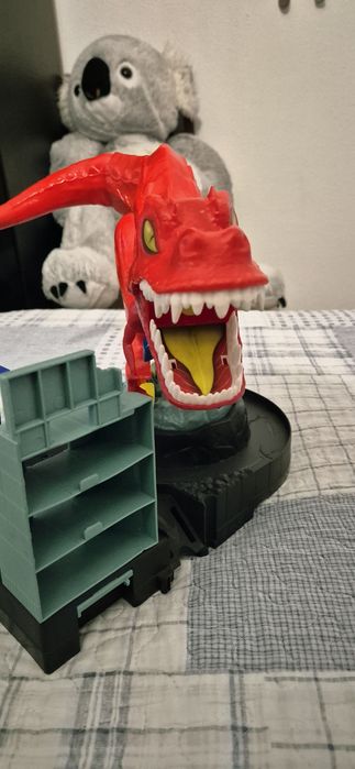 pista Hot Wheels City T-Rex Rampage