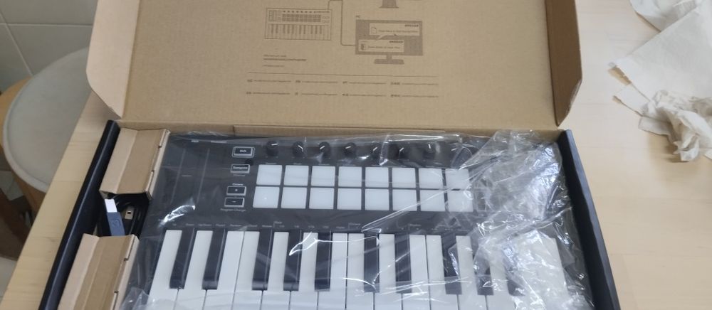Vende teclado controlador da Novation