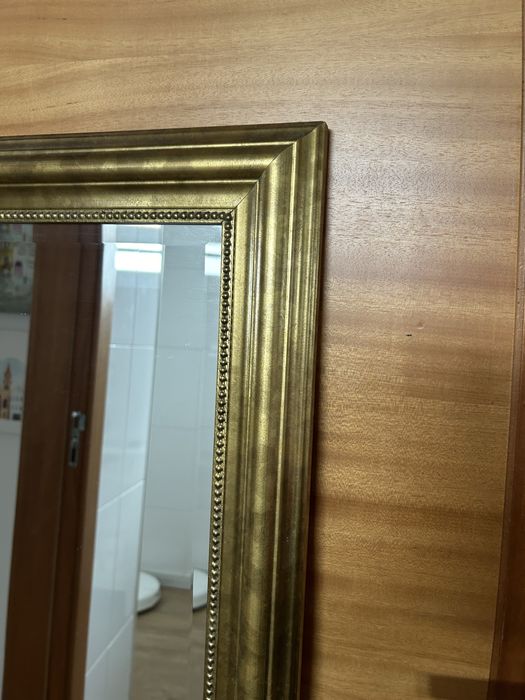 Espelho com moldura dourada Ikea