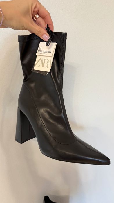 Осінні чоботи Zara
