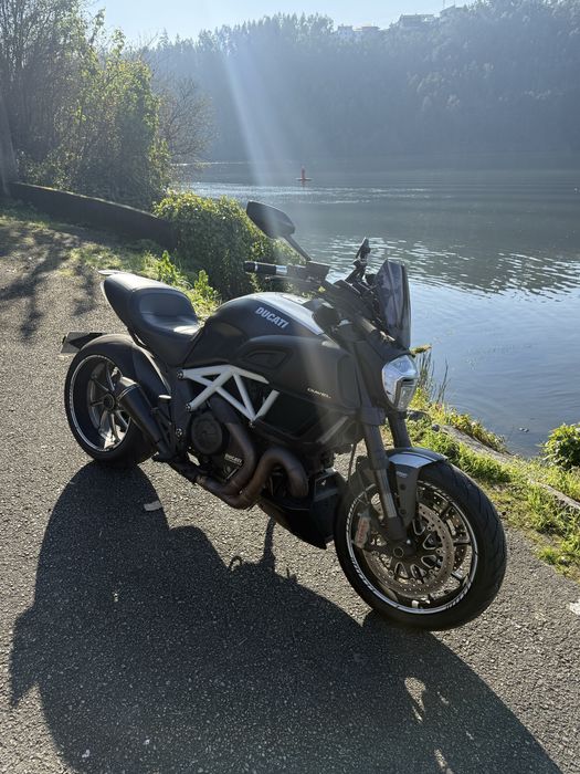 Vende-se Ducati Diavel Full Carbon - 2016
