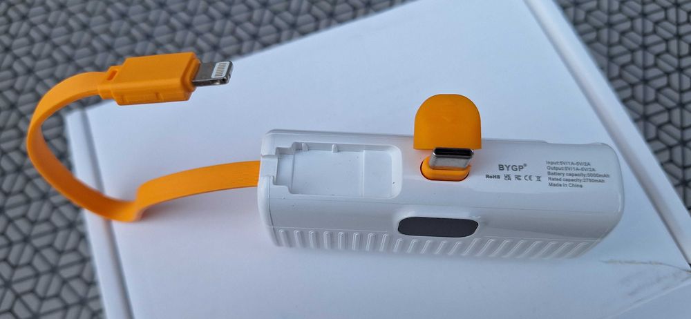 Mały Powerbank Mini Kieszonkowy Typ-C Lighting 5000 biały