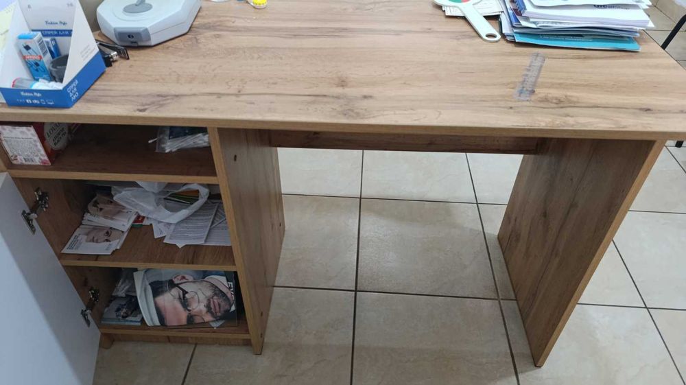 Стіл  письмовий 120*60см. Висота 75см