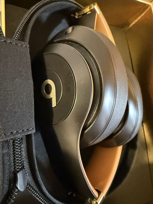 Limitowane Apple  studio3 wireless midnight