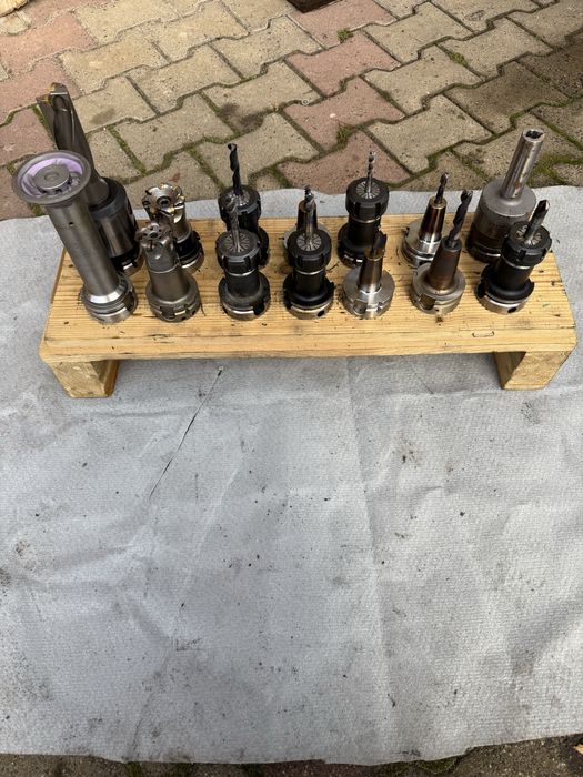 Zestaw oprawek narzedziowych CNC HSK63A