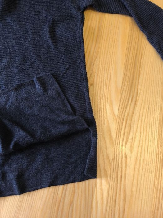 Sweter, sweterek, dekolt na plecach