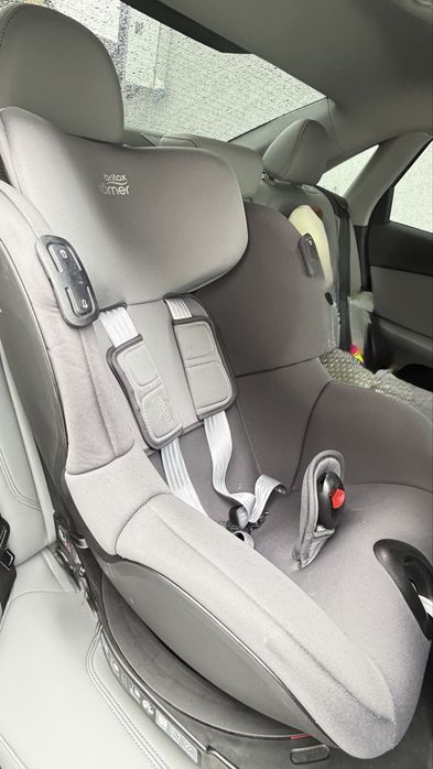 Автокрісло Britax Römer DUALFIX iSENSE (Midnight Grey) зі платформою