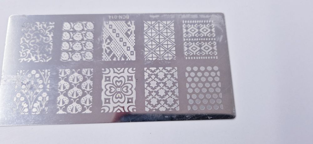 Duża blaszka do zdobienia paznokci