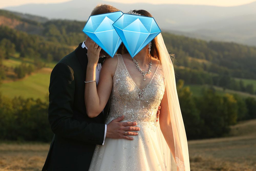 Suknia ślubna bogato zdobiona błyszcząca stan idealny