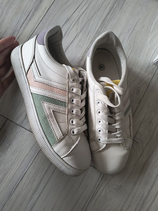 Sneakersy białe 38