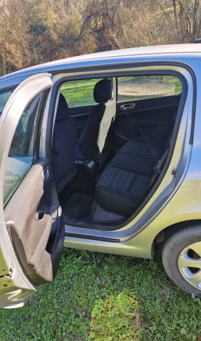 Peugeot 307 a gasolina e GPL.