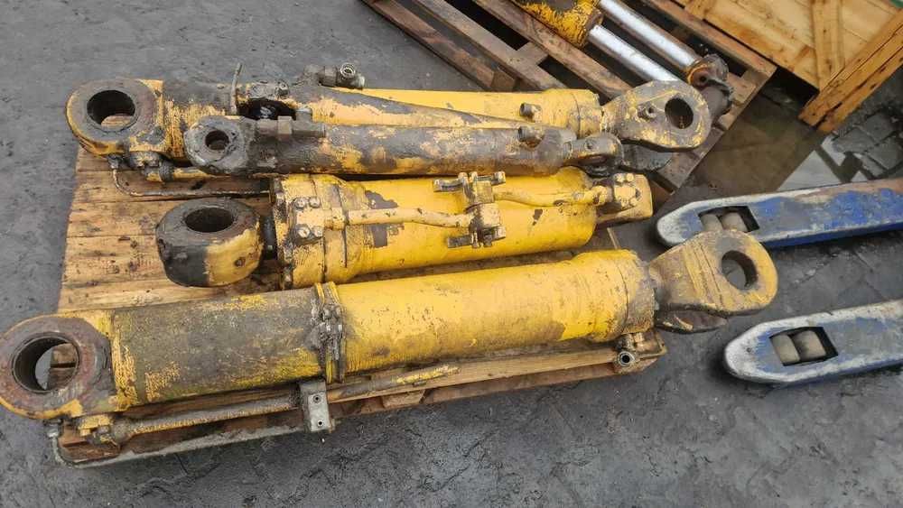 Запчастини до навантажувачів Liebherr l576 , l566, ковш,осі,L544 ,L554