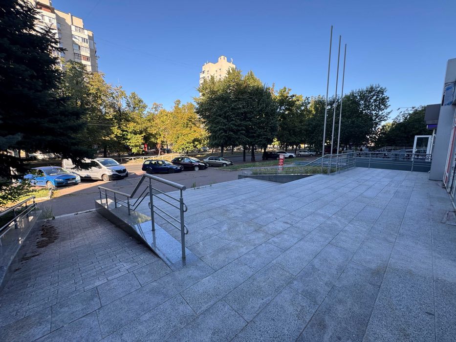 Приміщення по бул. Шевченка біля площі 700-річчя