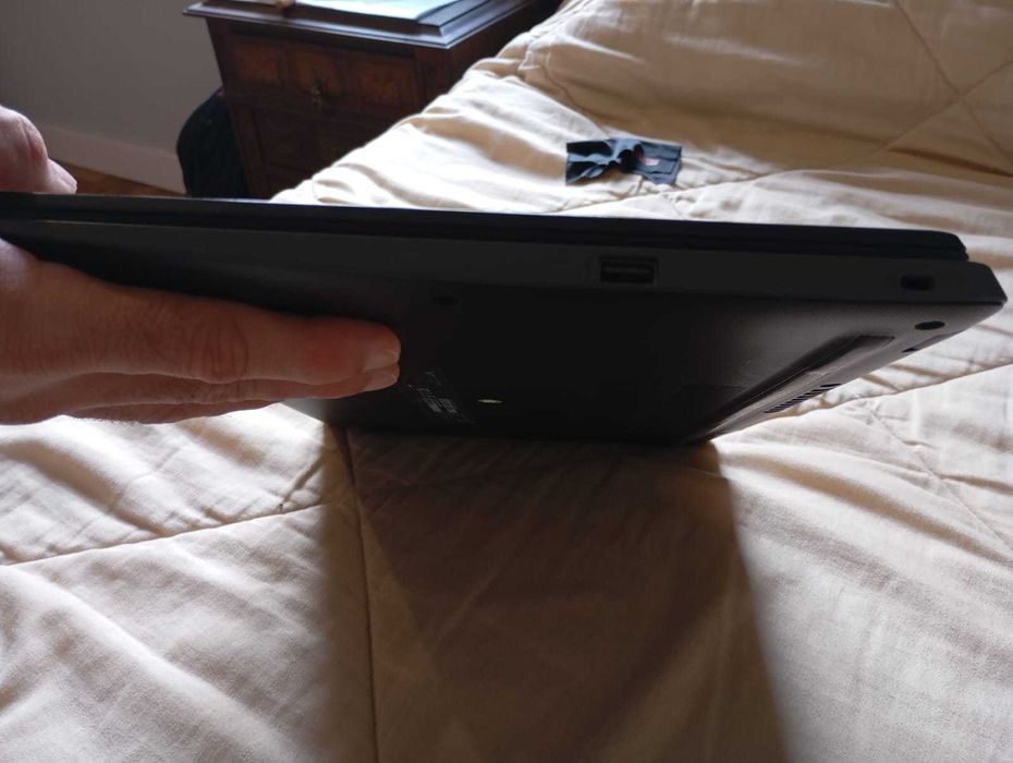 Portátil ASUS Aspire 3