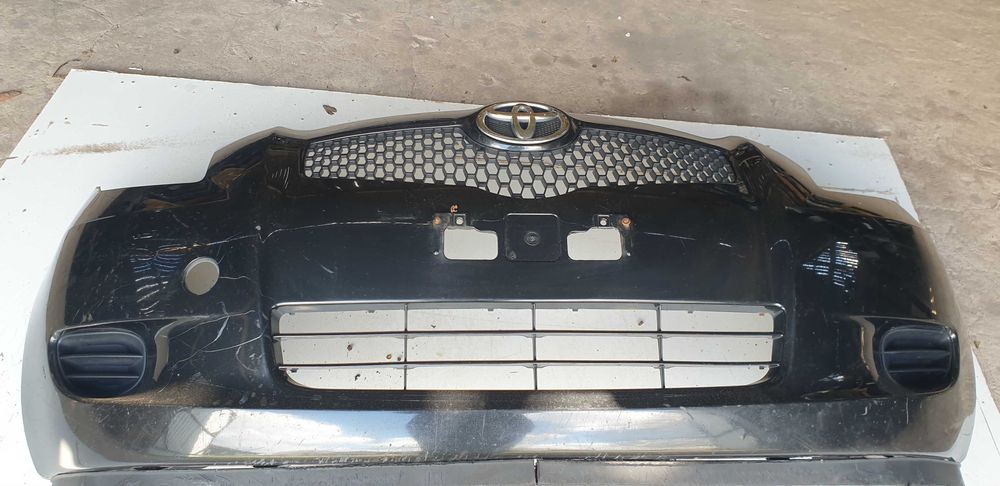 [40] Zderzak przedni Toyota Yaris II 07r.