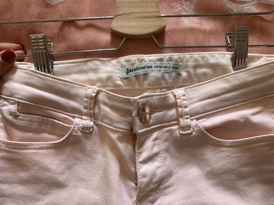 Calças rosa claras da Stradivarius