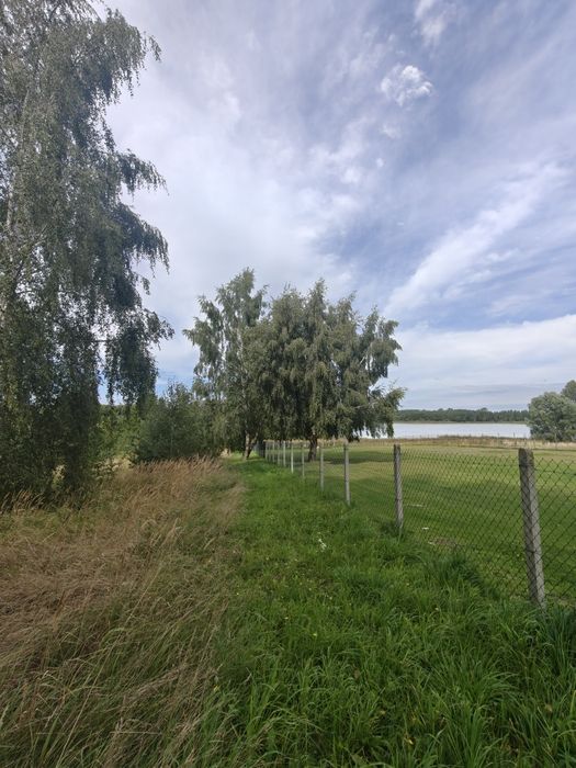 Przepiękna działka z linią brzegową Jeziora