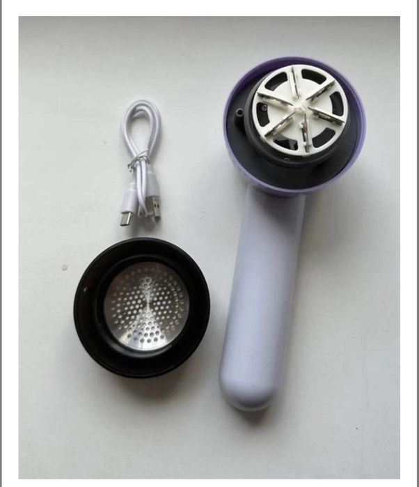 Потужна машинка для видалення ковтунців.