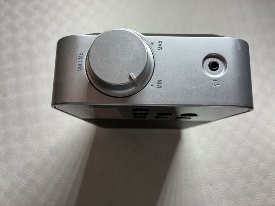 Rádio Sony com memórias de estações