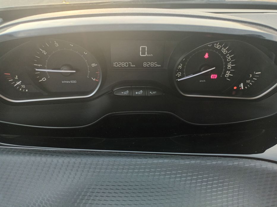 Peugeot 2008 — fotografia 5