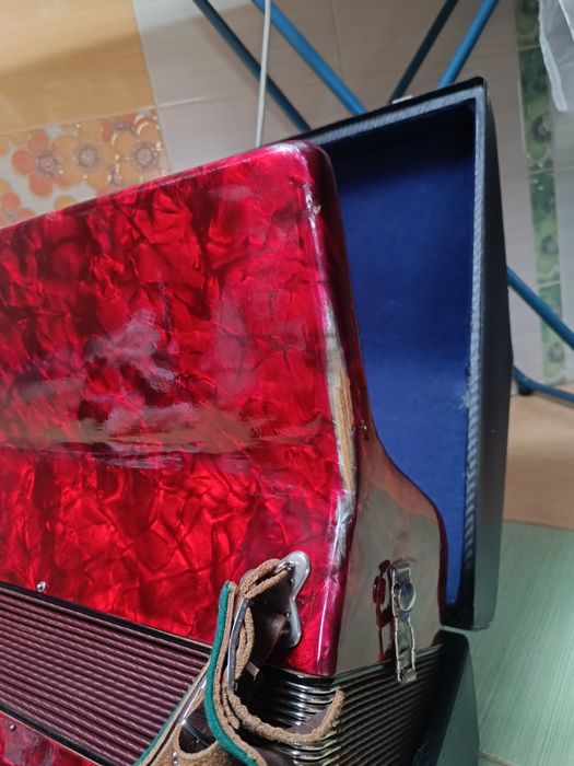 Продам акардеон Weltmeister