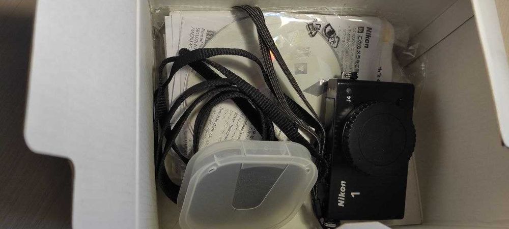Фотоаппарат Nikon 1 j4 сенсорний + WIFI (+2 оріга батареи)