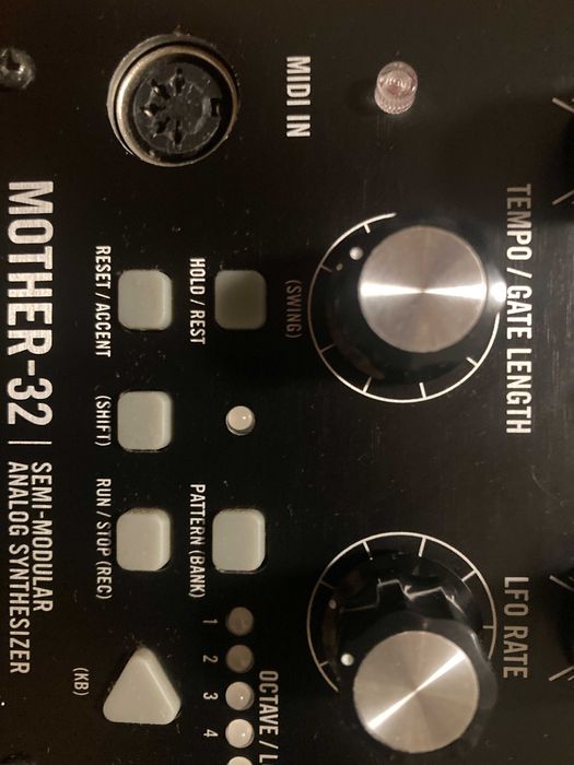 Moog Mother 32 sintetizador semi modular