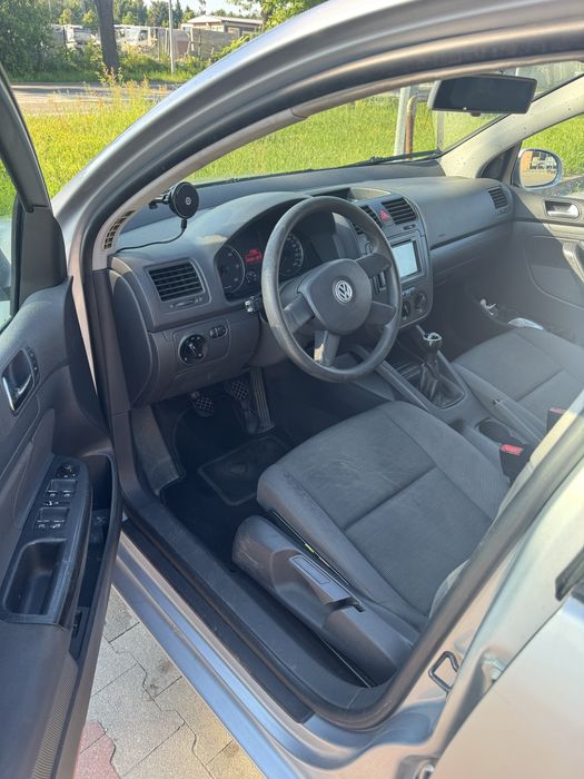 Volkswagen Golf V 1.9 TDI BKC 105 KM